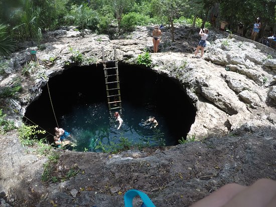 Explore Cenote Calavera in Tulum, Mexico, a cenote with crystal-clear waters and thrilling activities. Information on prices, hours of operation, and tips for an unforgettable visit. Nearby accommodation at Hotel Delek de Tulum